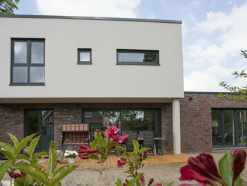 Gartenansicht Einfamilienhaus mit Flachdach, Westerstede